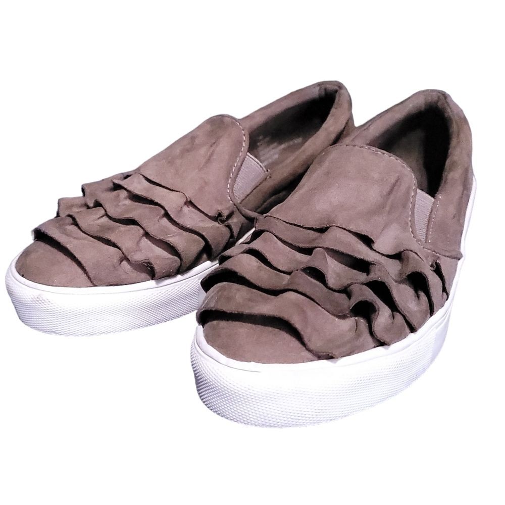 Mia Margaret Taupe Ruffle Top Slip-On Sneaker Women's 7.5